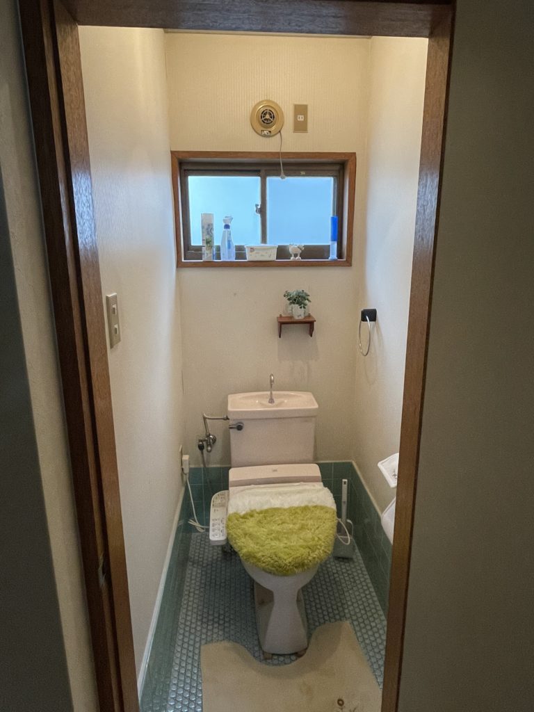 リフォーム前のトイレ写真